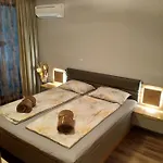 Melody شقة فندقية 4*